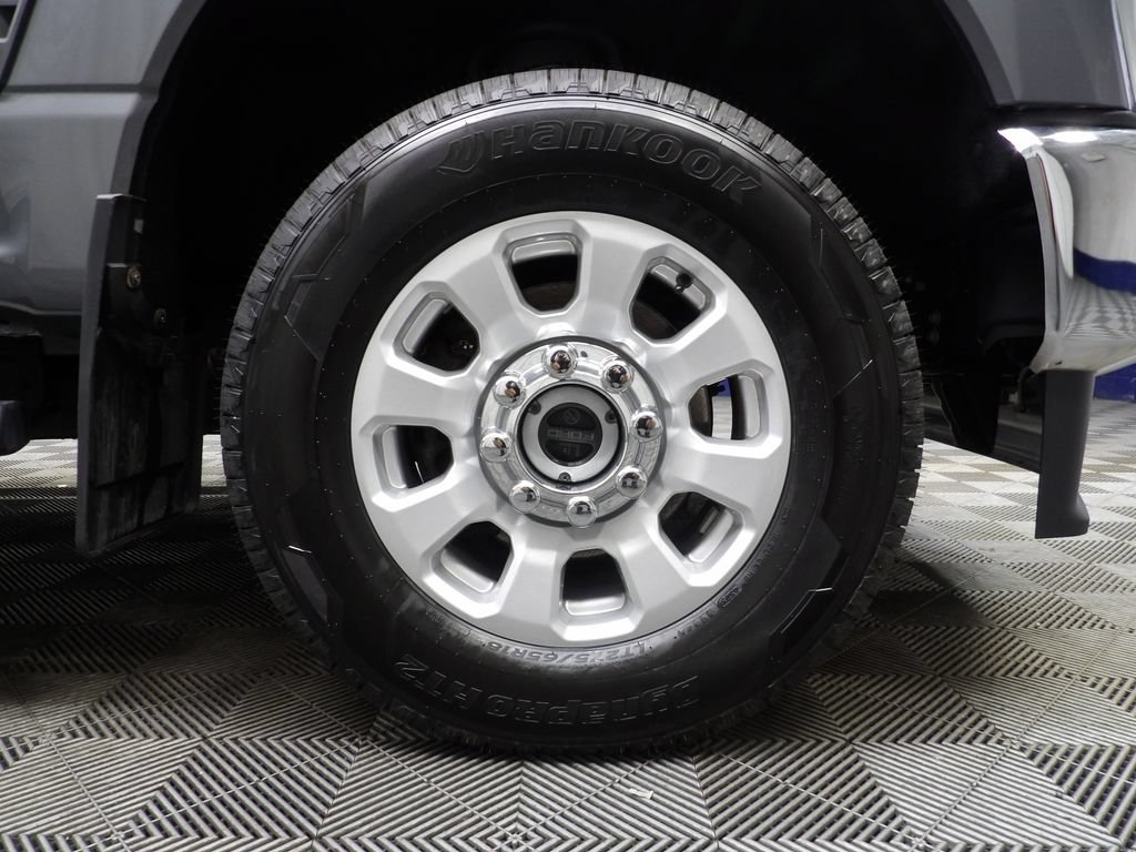 Used 2024 Ford F250 XLT AWD/4WD image 9