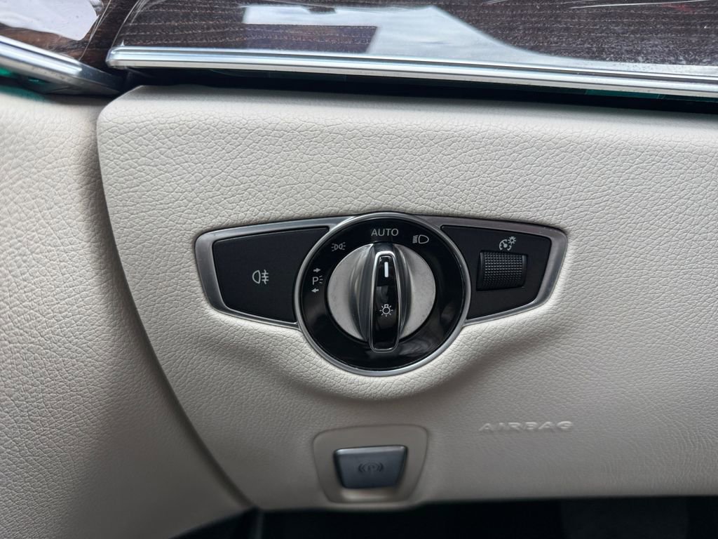 Used 2019 Mercedes-Benz E 300 image 24