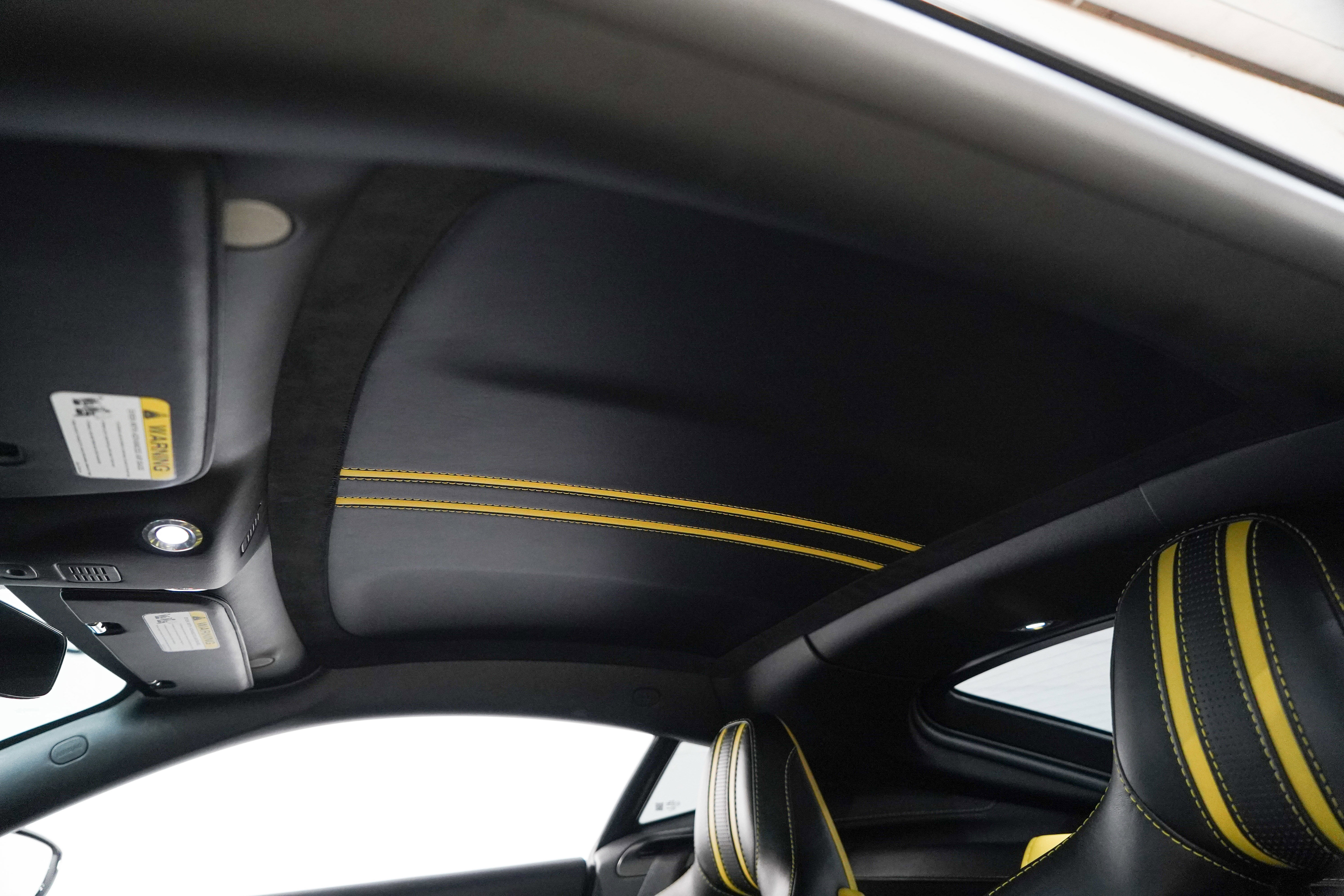 Used 2020 Aston Martin V8 Vantage Coupe RWD image 14