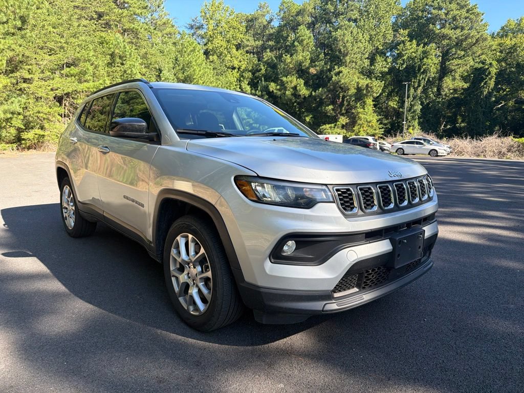 Certified 2024 Jeep Compass Latitude AWD/4WD image 4