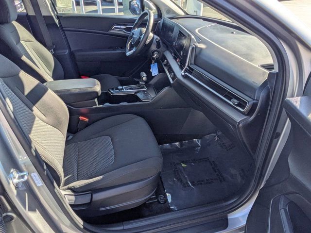 Used 2025 Kia Sportage LX image 5