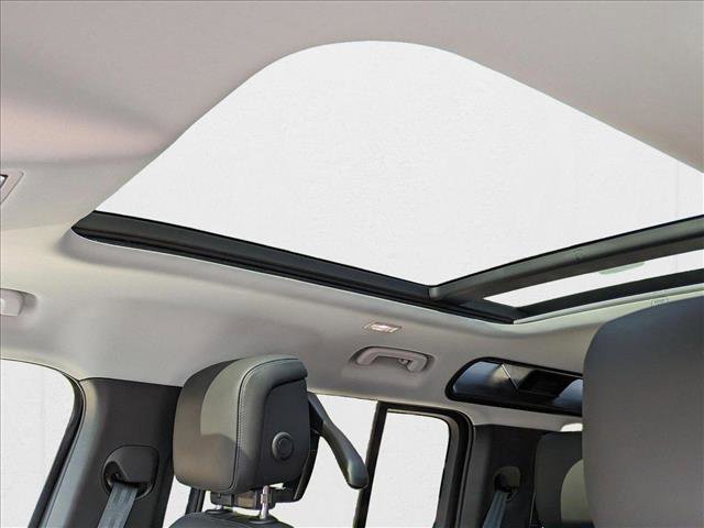 New 2025 Land Rover Defender 110 S image 15