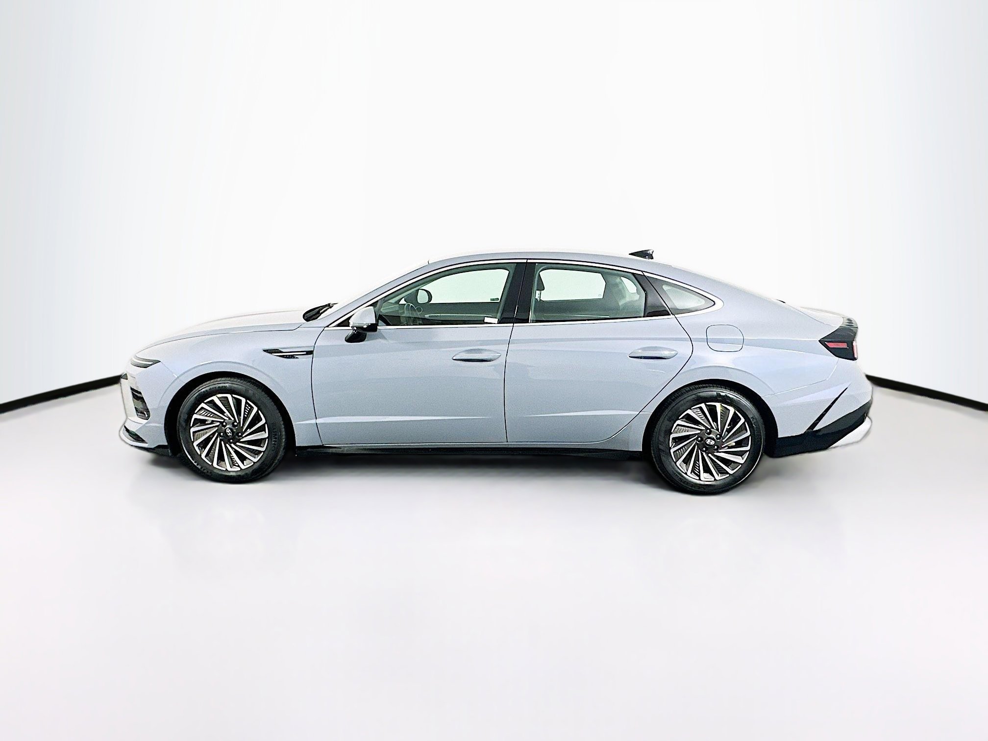 Used 2025 Hyundai Sonata SEL image 4