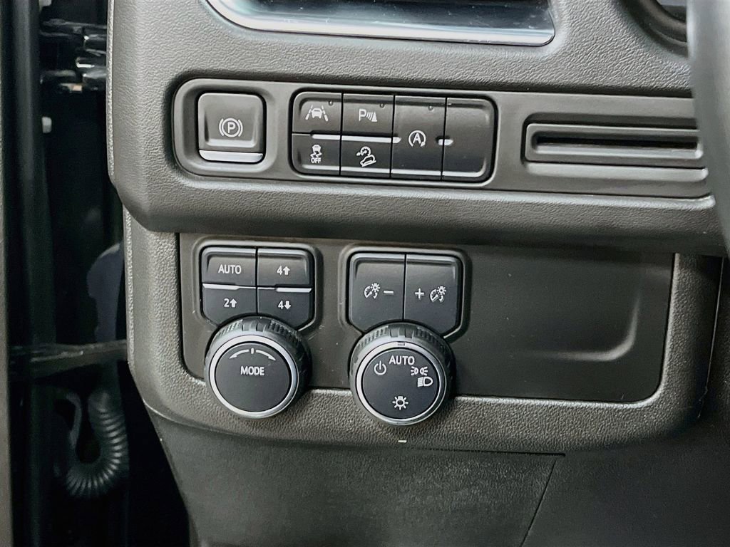 Used 2023 Chevrolet Tahoe Z71 AWD/4WD image 10