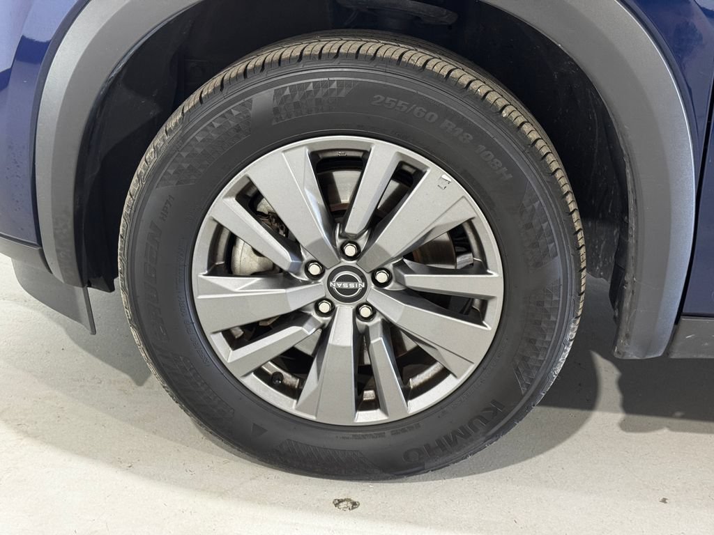 Used 2025 Nissan Pathfinder SV AWD/4WD image 9