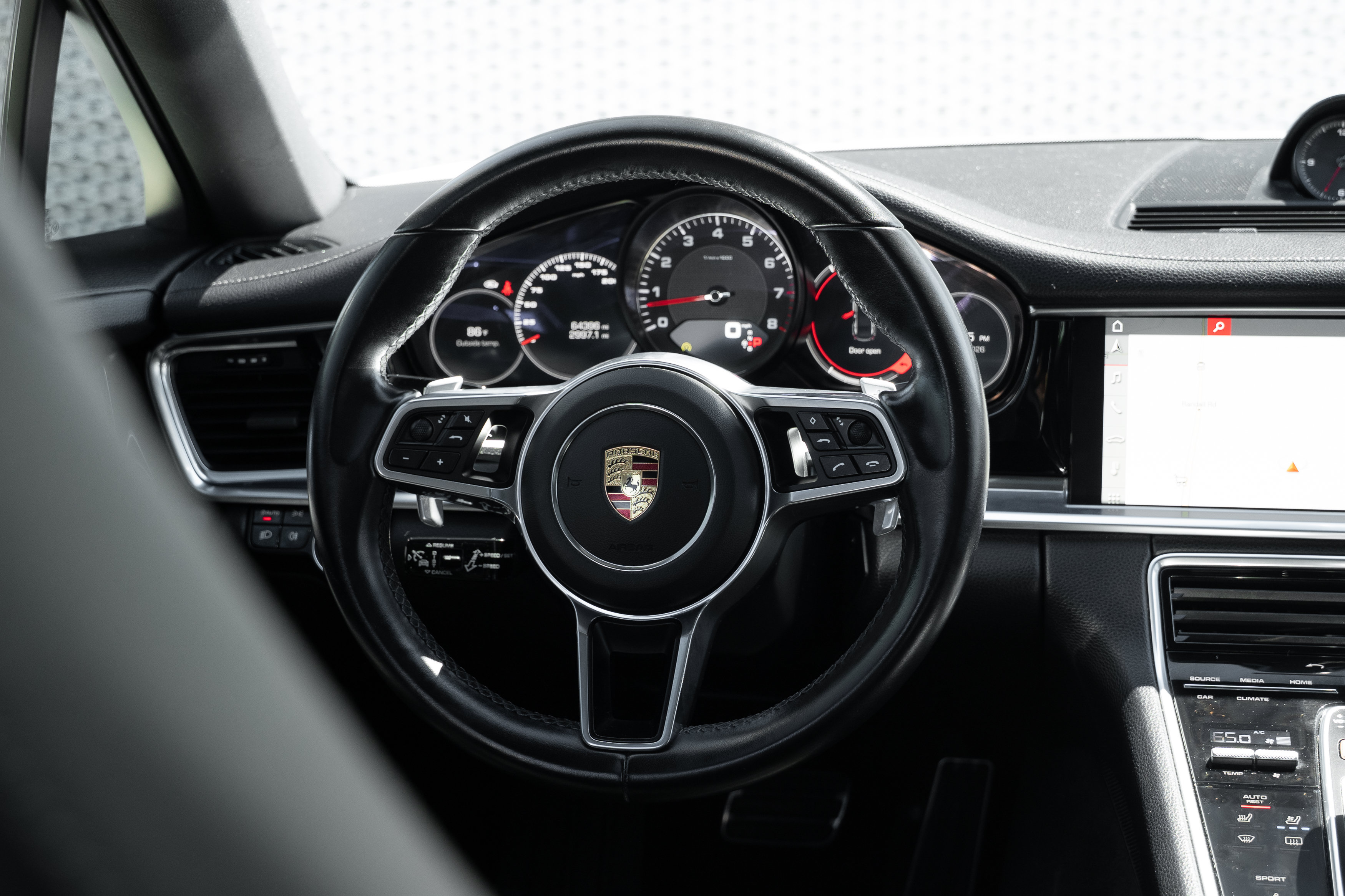 Used 2018 Porsche Panamera 4S AWD/4WD image 9