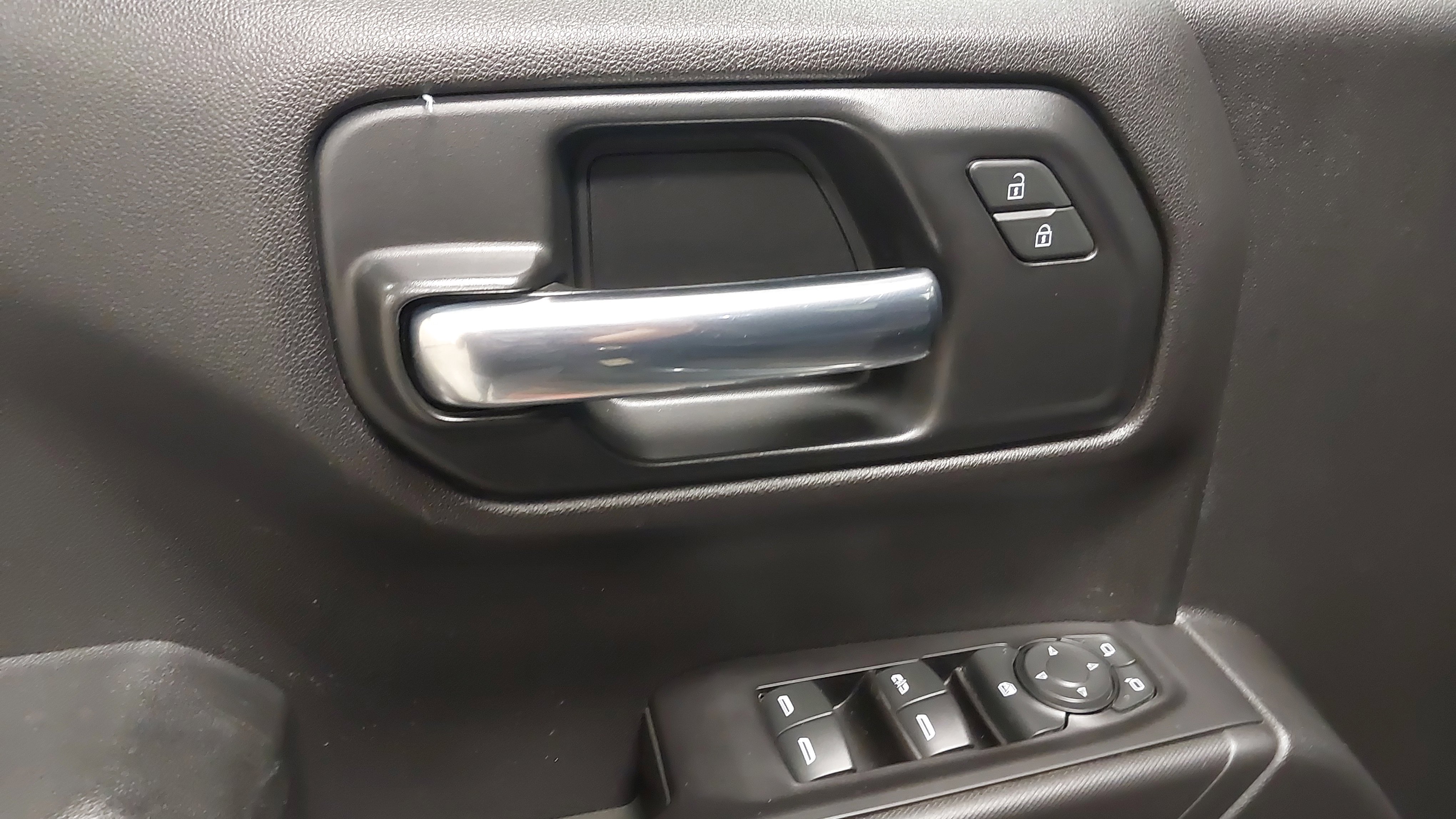 Used 2020 Chevrolet Silverado 1500 Custom w/ Custom Value Package image 24