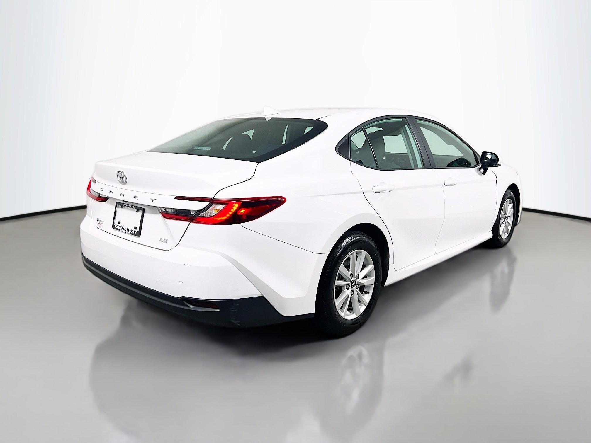 Used 2025 Toyota Camry LE image 4