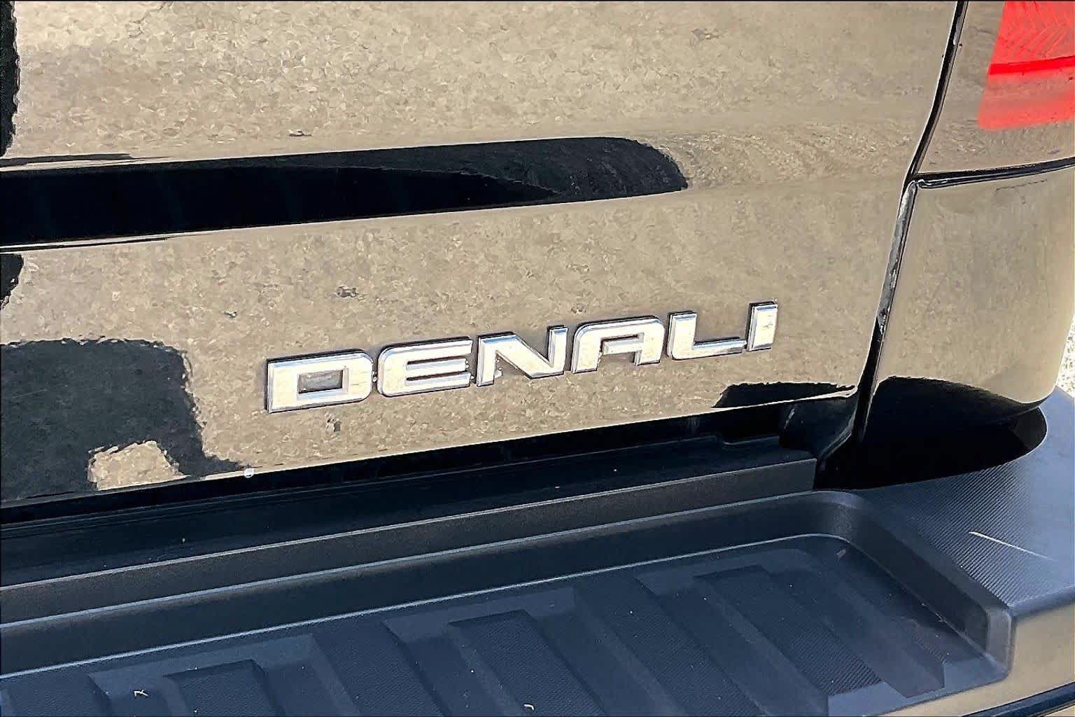 Used 2016 GMC Sierra 3500 Denali w/ Duramax Plus Package AWD/4WD image 10
