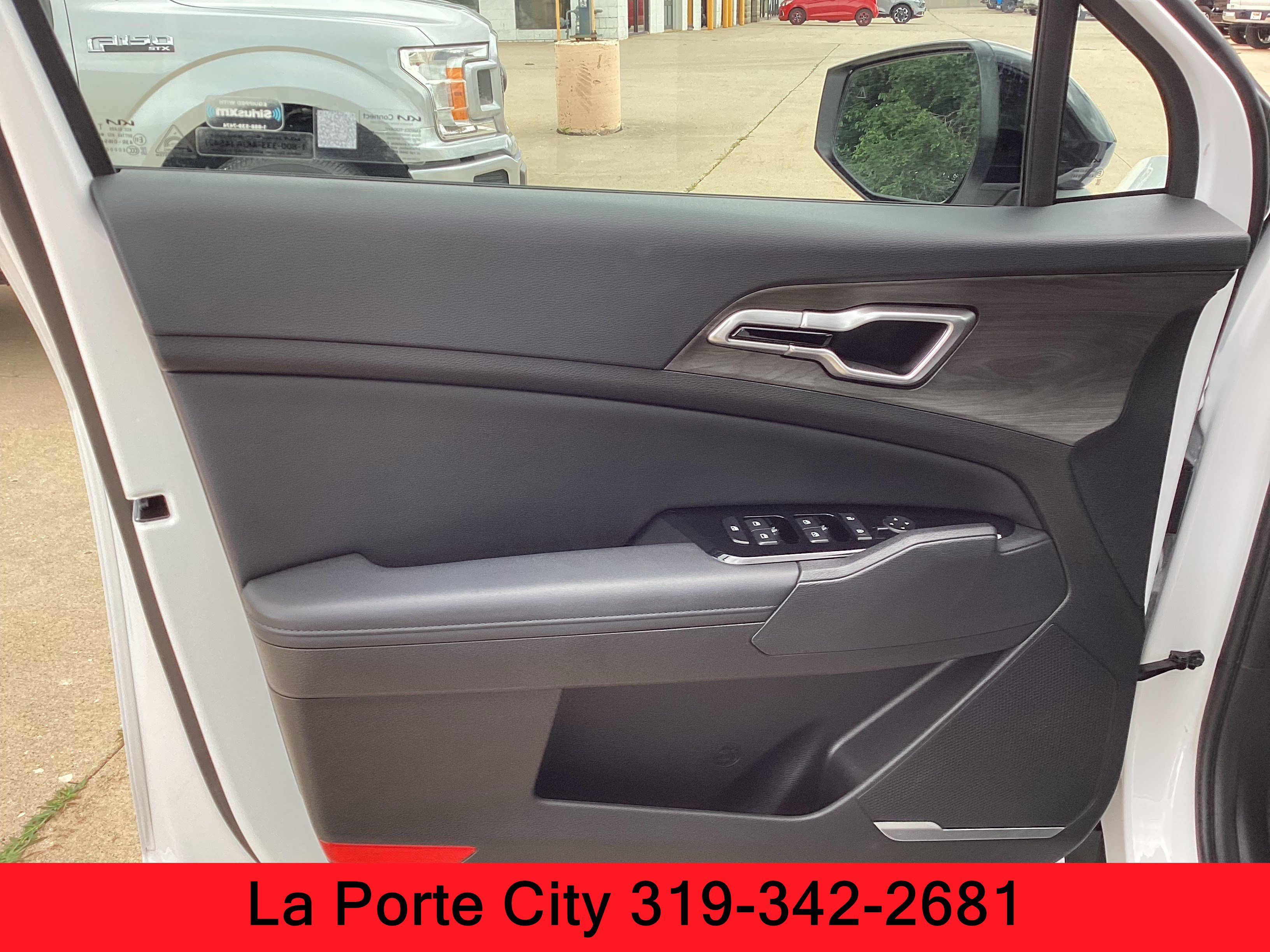 Used 2025 Kia Sportage X-Line w/ Premium Package AWD/4WD image 8