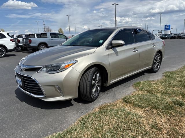 Used 2016 Toyota Avalon XLE Plus FWD image 7