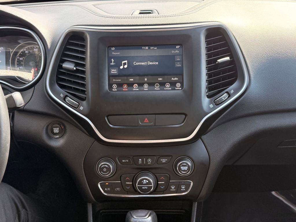 Used 2019 Jeep Cherokee Latitude Plus w/ Comfort/Convenience Group image 34