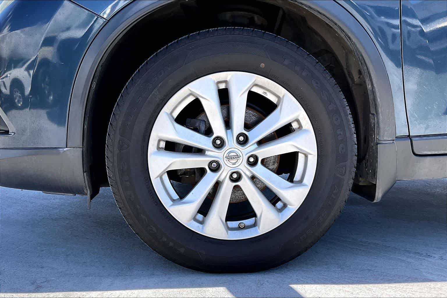 Used 2016 Nissan Rogue SV FWD image 8