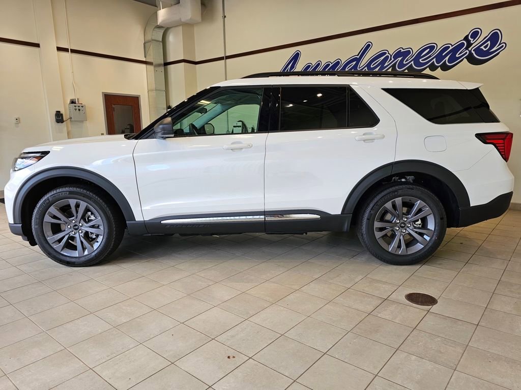 New 2025 Ford Explorer Active w/ Active Comfort Package image 2