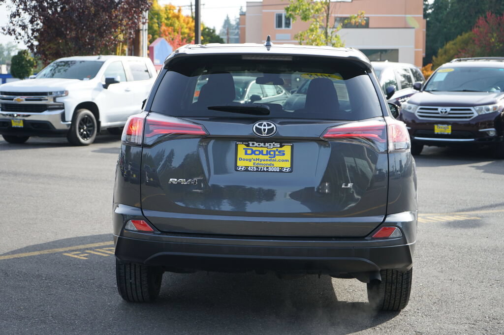 Used 2018 Toyota RAV4 LE w/ All Weather Liner Package FWD image 4