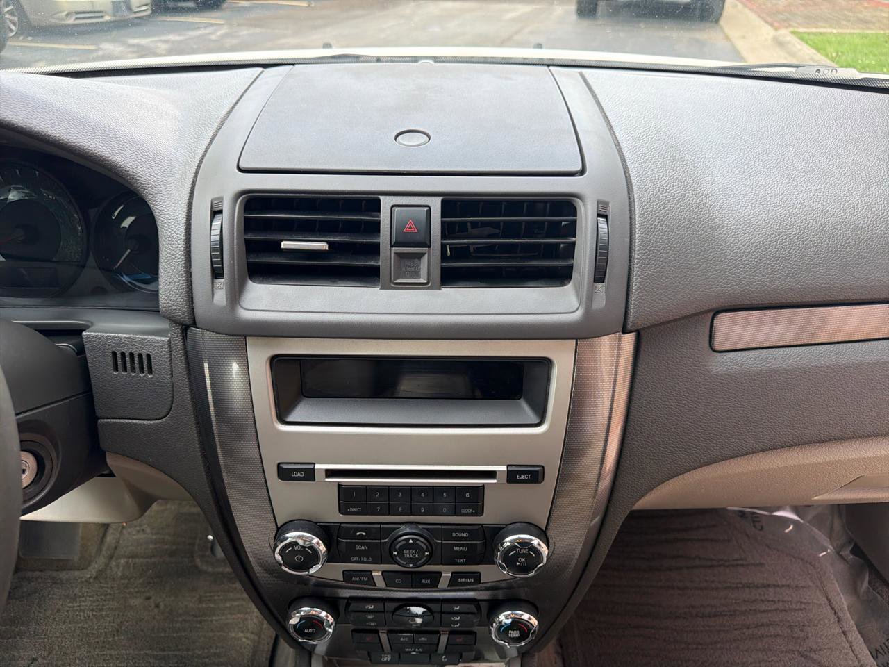 Used 2011 Ford Fusion SEL FWD image 32