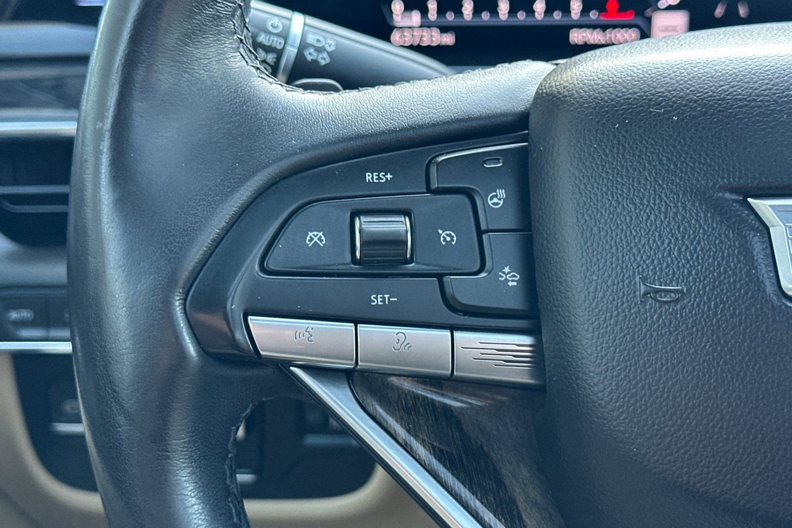 Certified 2021 Cadillac Escalade ESV Premium Luxury w/ Driver Assist Tech Package AWD/4WD image 30