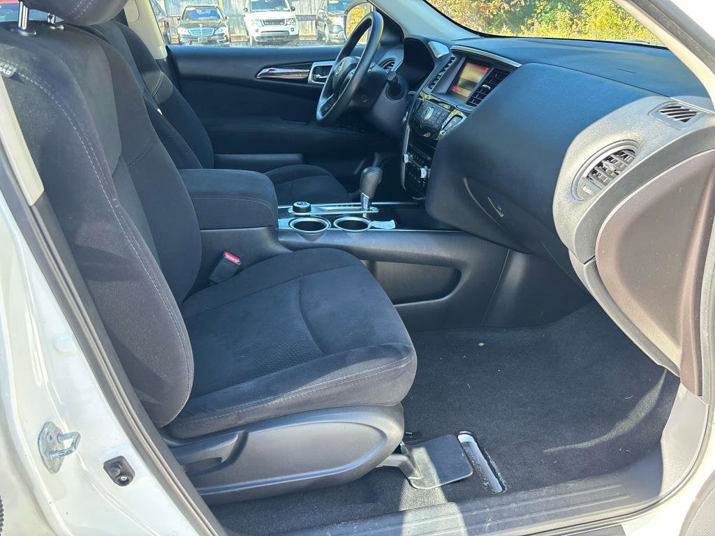 Used 2015 Nissan Pathfinder S image 14