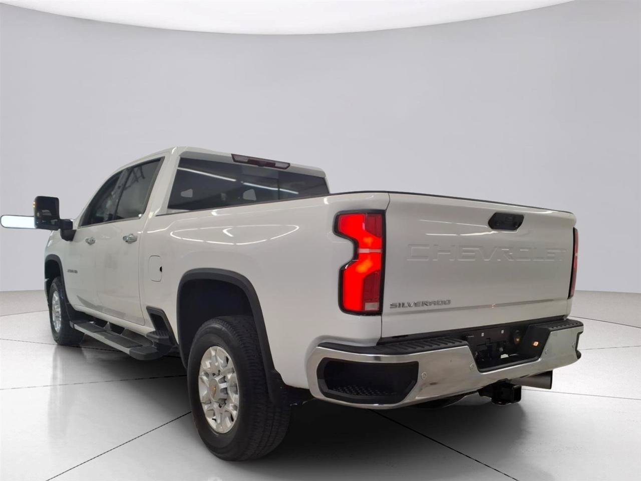 Used 2024 Chevrolet Silverado 2500 LTZ w/ LTZ Convenience Package AWD/4WD image 6