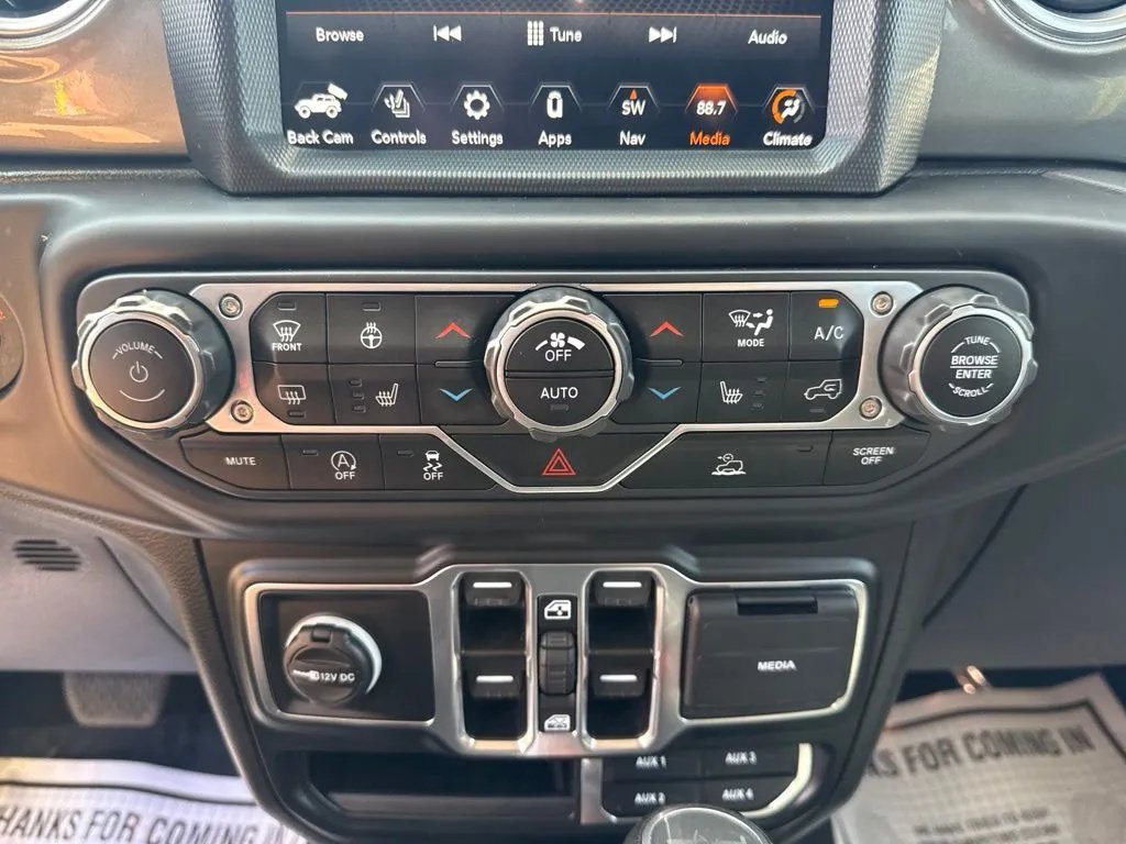 Used 2023 Jeep Wrangler Unlimited Sahara w/ Cold Weather Group AWD/4WD image 23