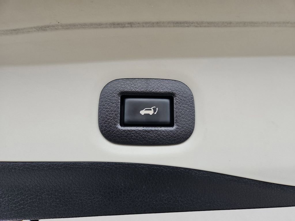 Used 2017 Nissan Rogue SL image 23