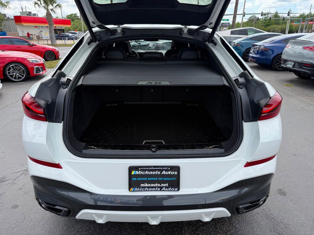 Used 2026 BMW X6 xDrive40i w/ Climate Comfort Package image 29