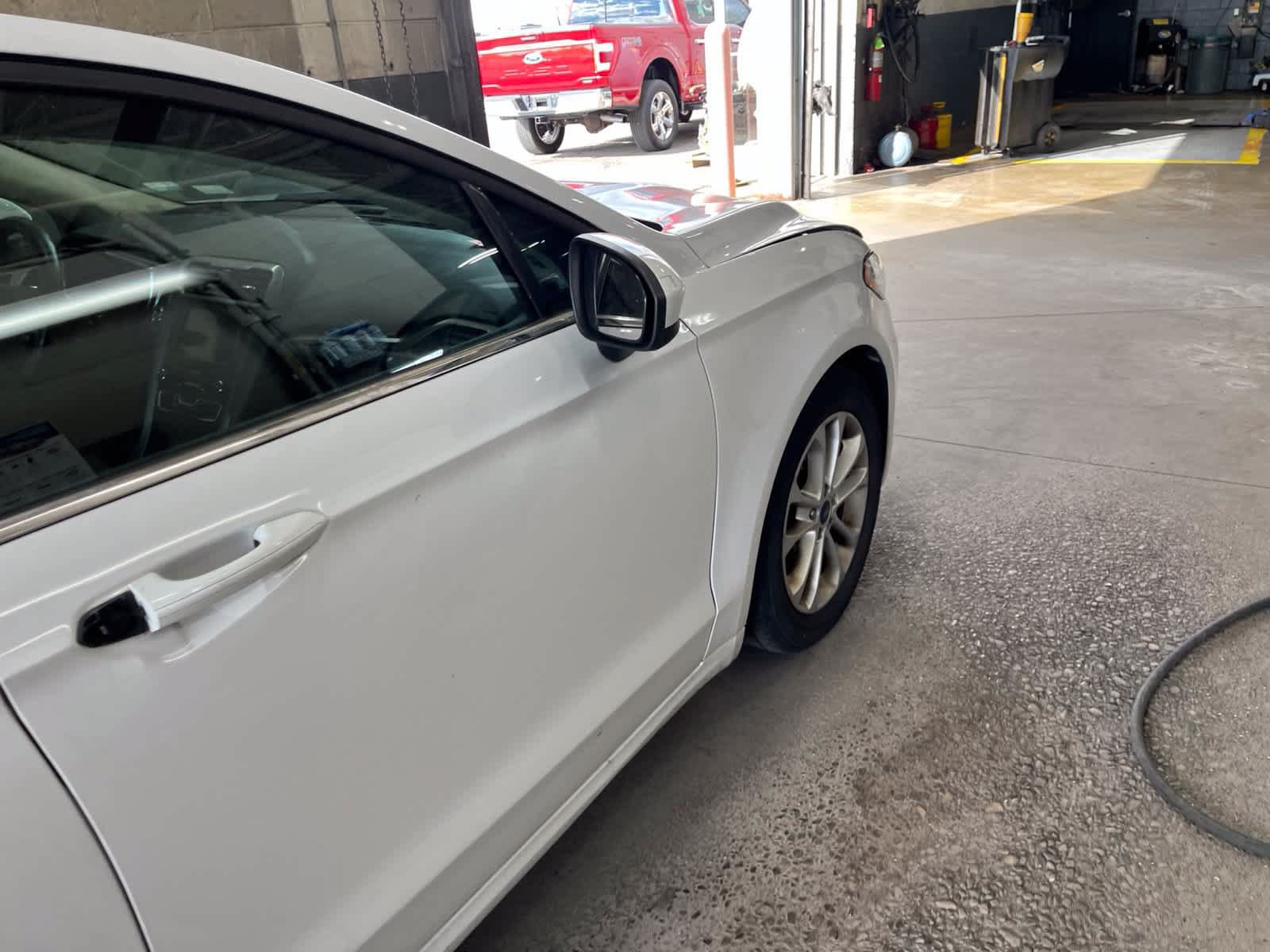 Used 2020 Ford Fusion SE FWD image 14
