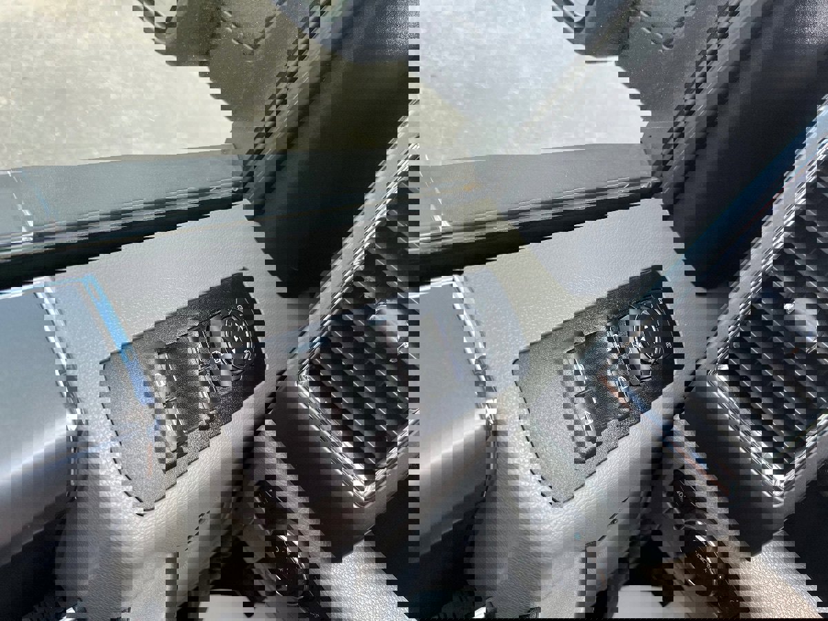 Used 2016 Ford F150 XLT w/ Equipment Group 302A Luxury AWD/4WD image 23