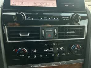 Used 2024 Nissan Armada SL w/ Captain's Chairs Package image 27