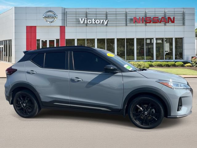 Used 2022 Nissan Kicks SR FWD image 2