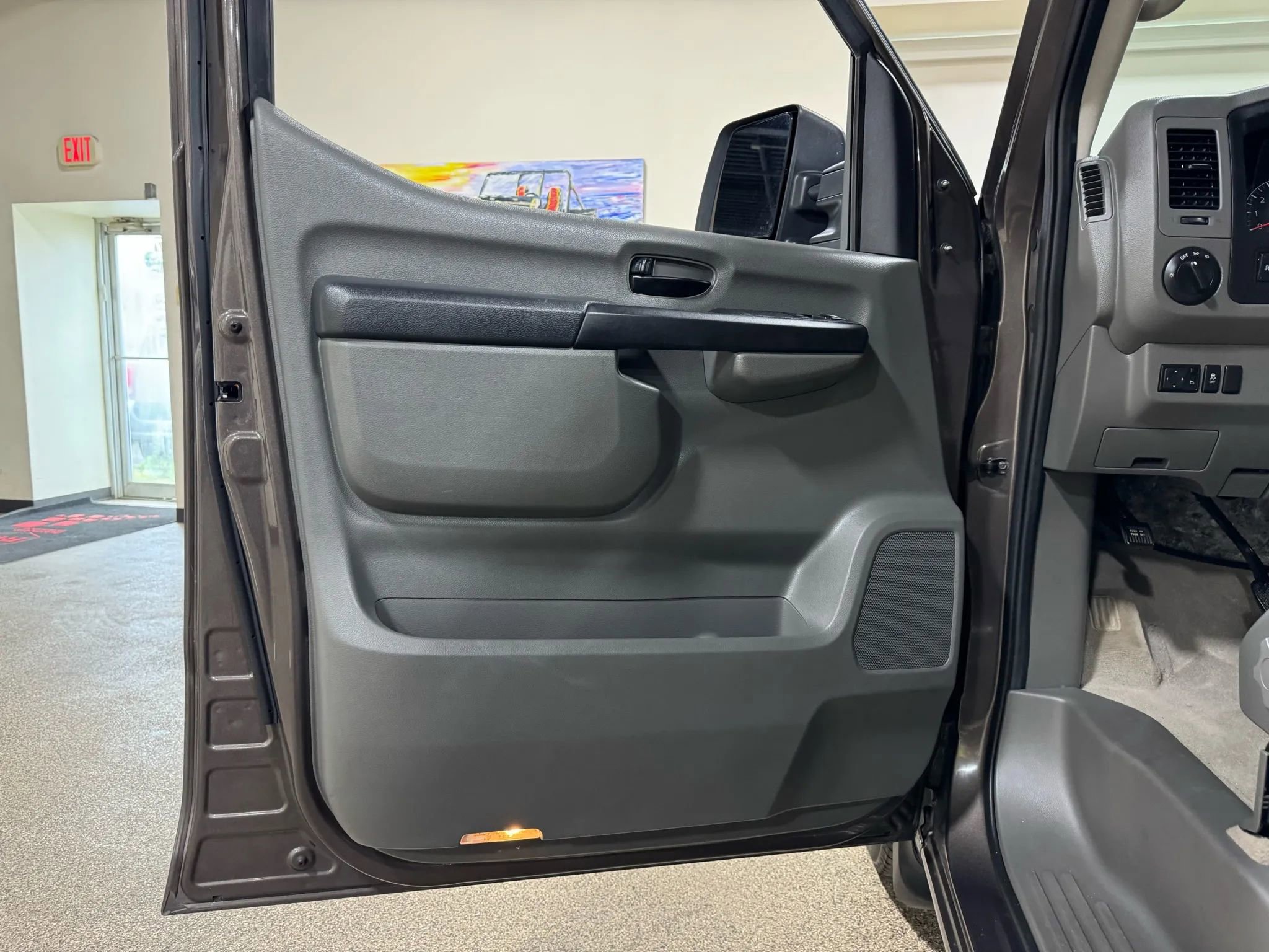 Used 2018 Nissan NV 3500 SL image 22