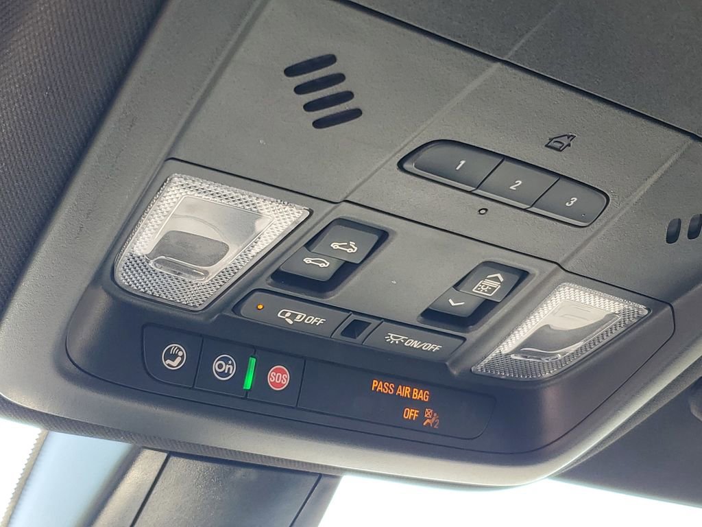 Used 2025 Cadillac XT6 Luxury AWD/4WD image 18