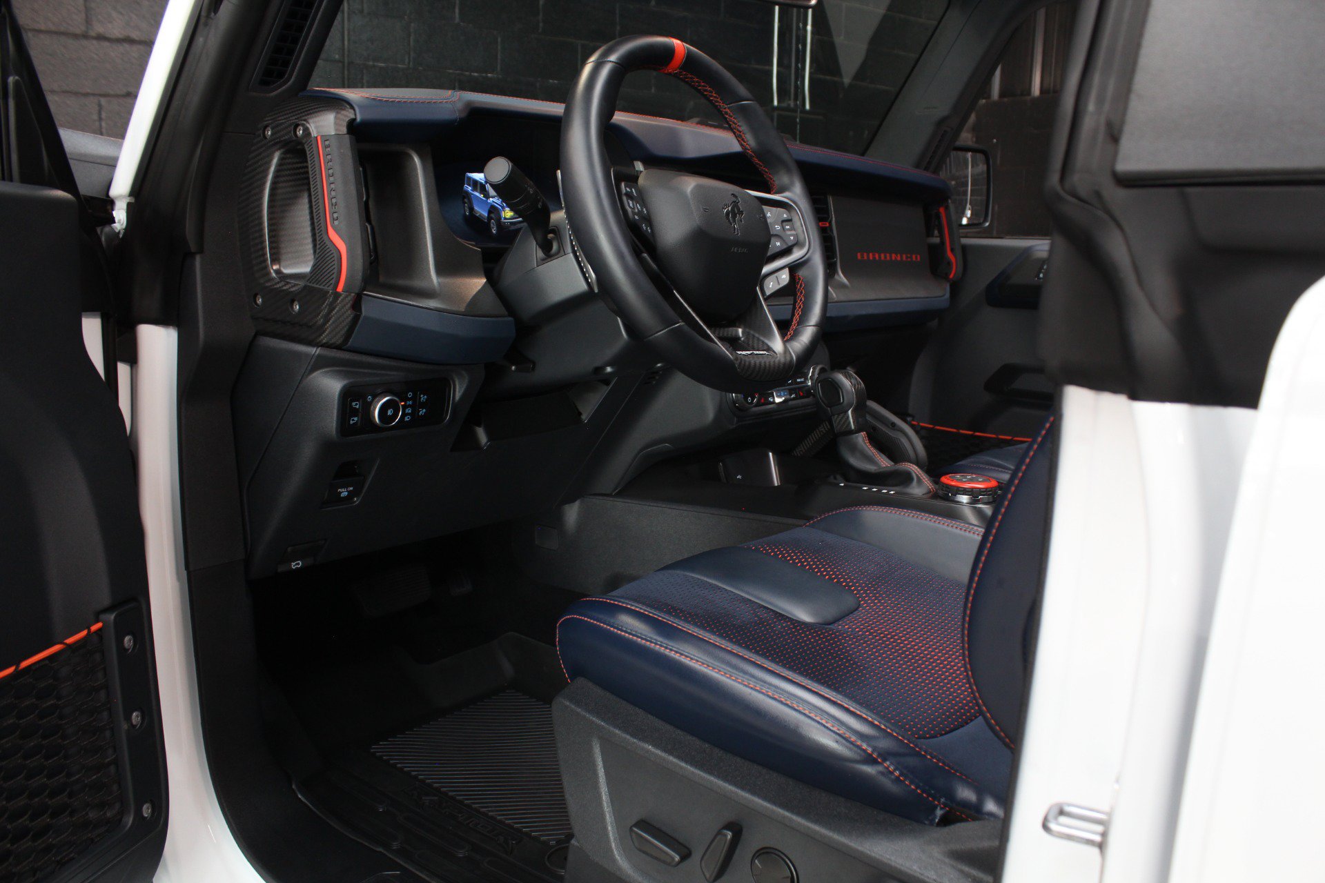 Used 2024 Ford Bronco Raptor w/ Interior Carbon Fiber Pack 6 AWD/4WD image 36