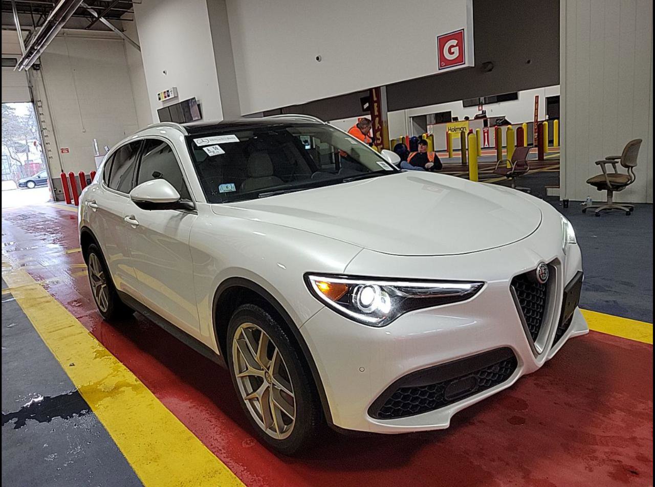 Used 2019 Alfa Romeo Stelvio Ti Lusso w/ Quick Order Package 22X Lusso image 5