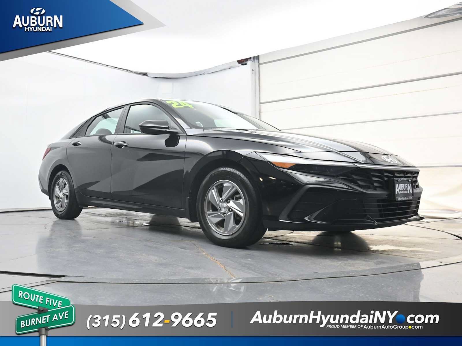 Used 2024 Hyundai Elantra SE FWD image 23