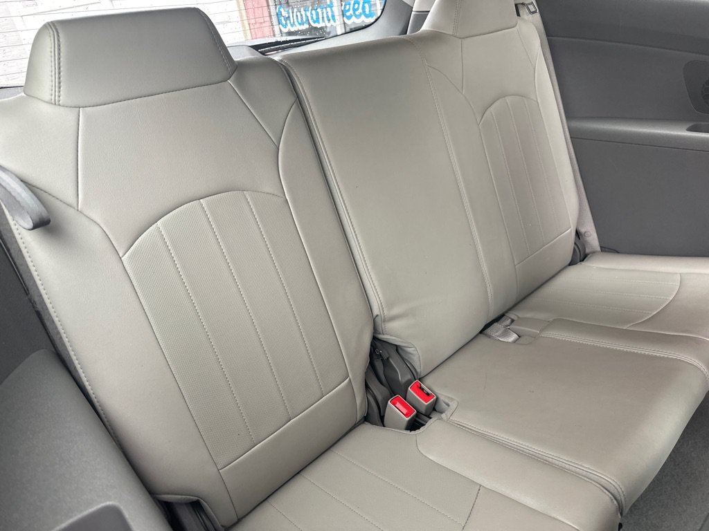 Used 2016 Chevrolet Traverse LTZ FWD image 18
