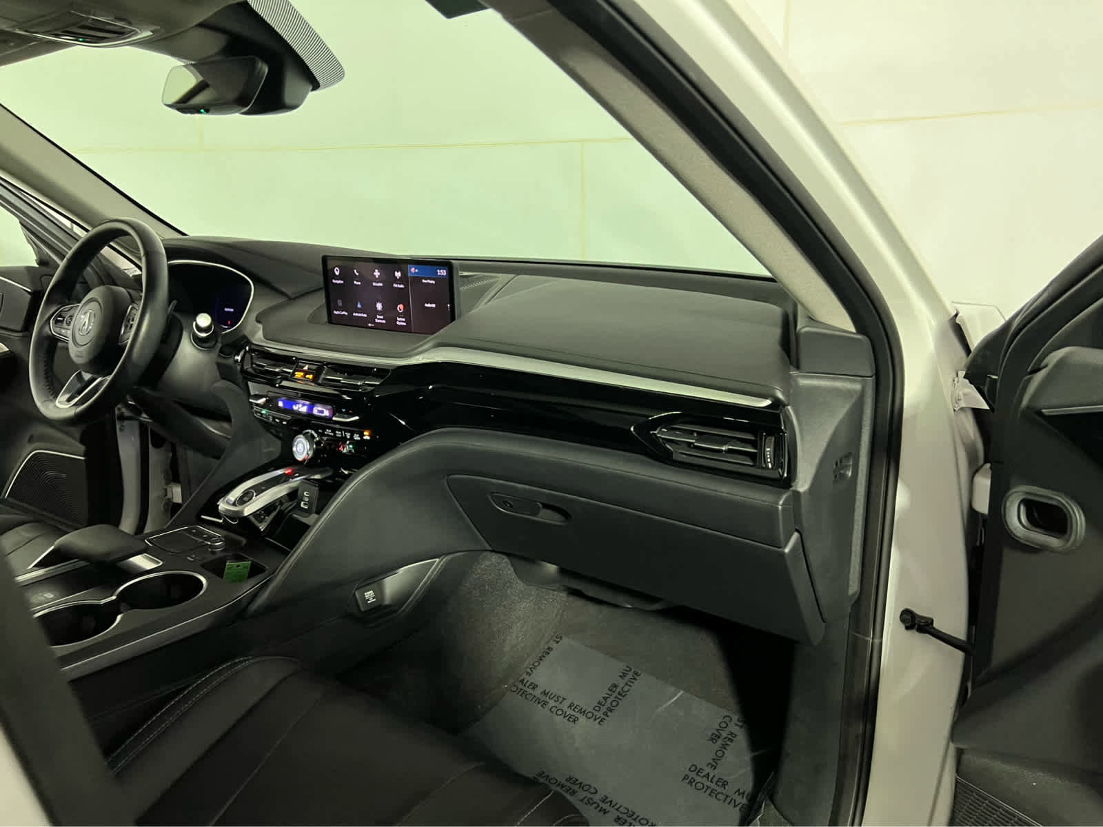 Used 2023 Acura MDX SH-AWD w/ Technology Package image 31