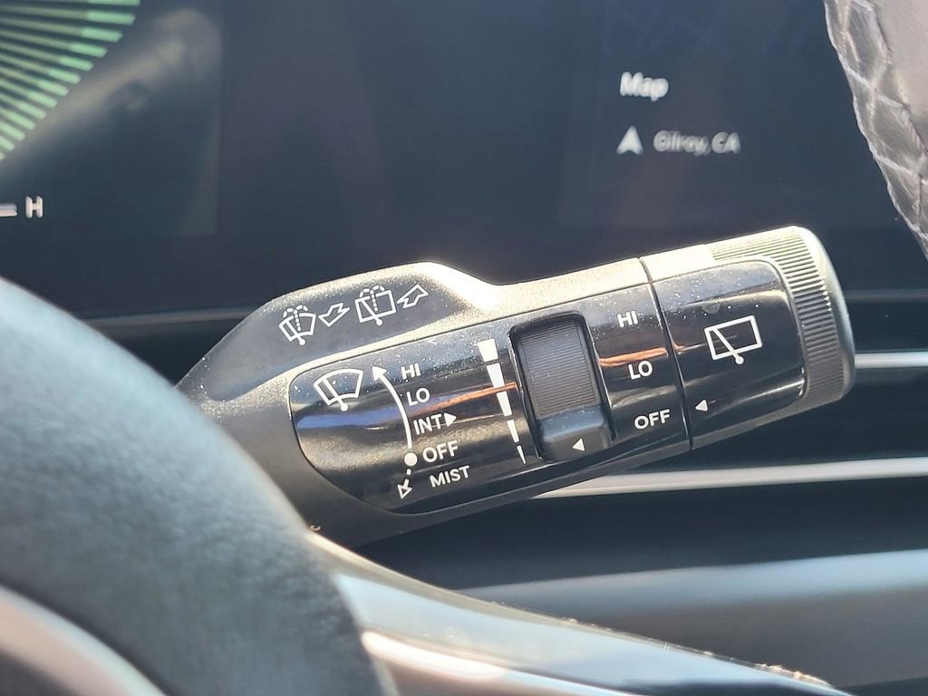 Used 2025 Kia Carnival image 30