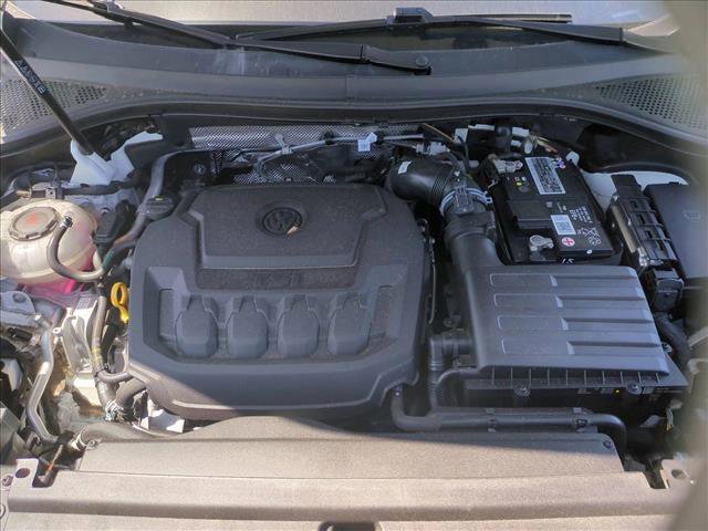Used 2023 Volkswagen Tiguan SE w/ Panoramic Sunroof Package FWD image 24