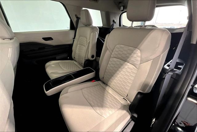 Used 2024 Nissan Pathfinder SV w/ SV Premium Package image 23