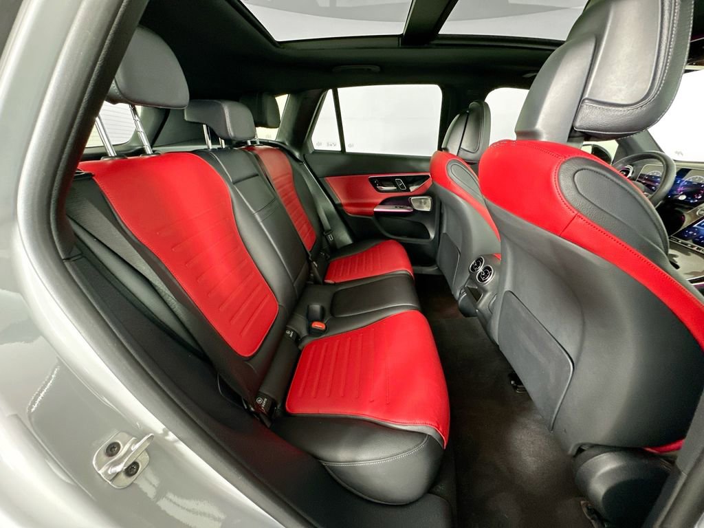 Used 2025 Mercedes-Benz GLC 300 4MATIC image 28