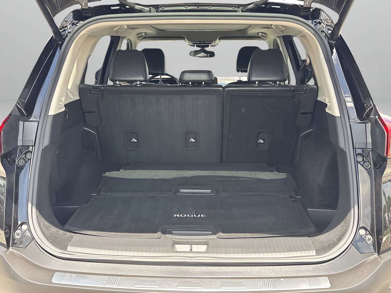 Used 2021 Nissan Rogue Platinum FWD image 8