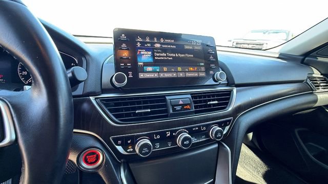 Used 2018 Honda Accord Touring image 25
