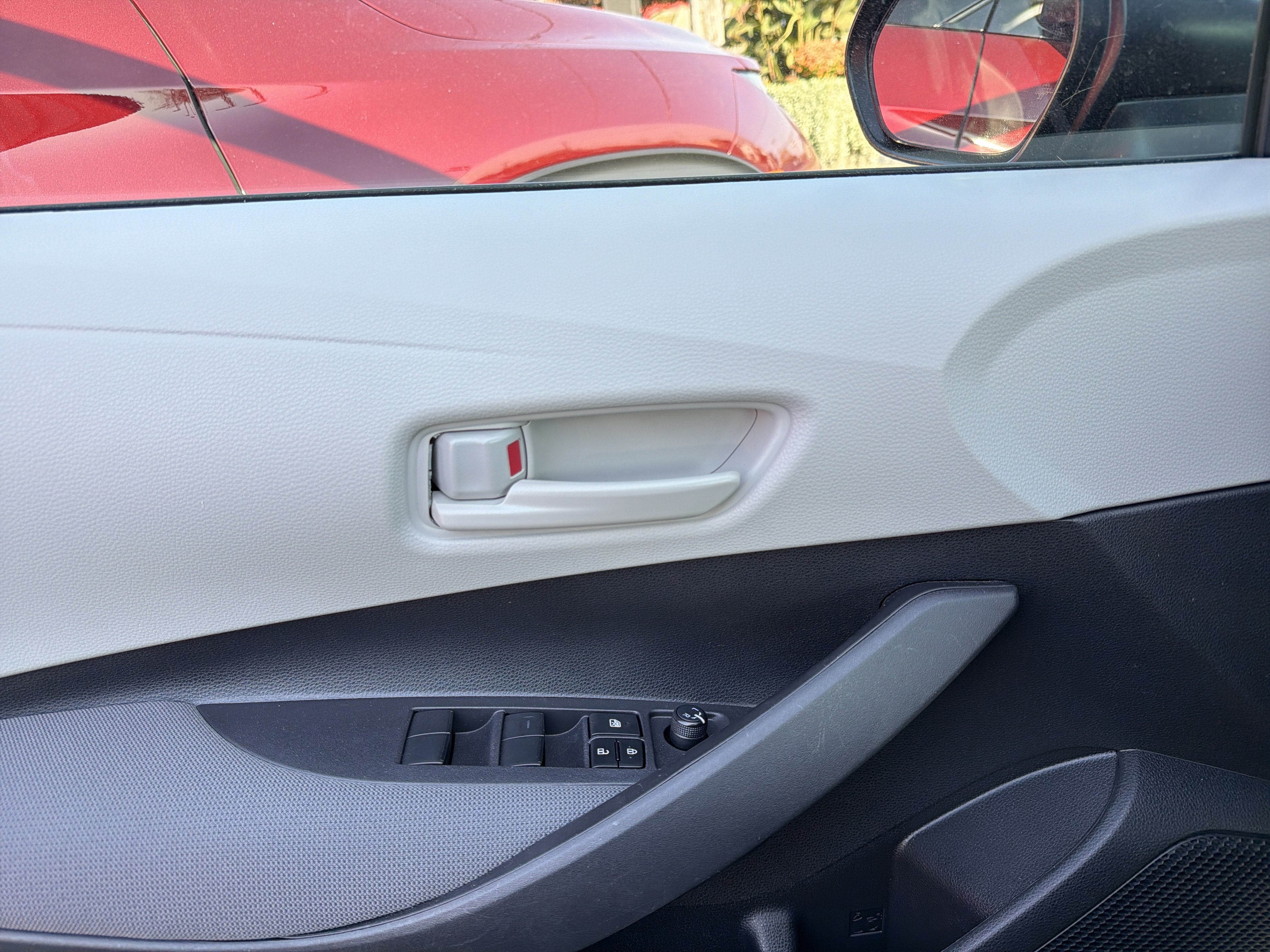 Used 2024 Toyota Corolla LE FWD image 13