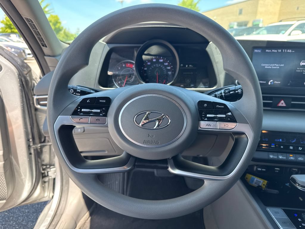 Used 2022 Hyundai Elantra SEL FWD image 23