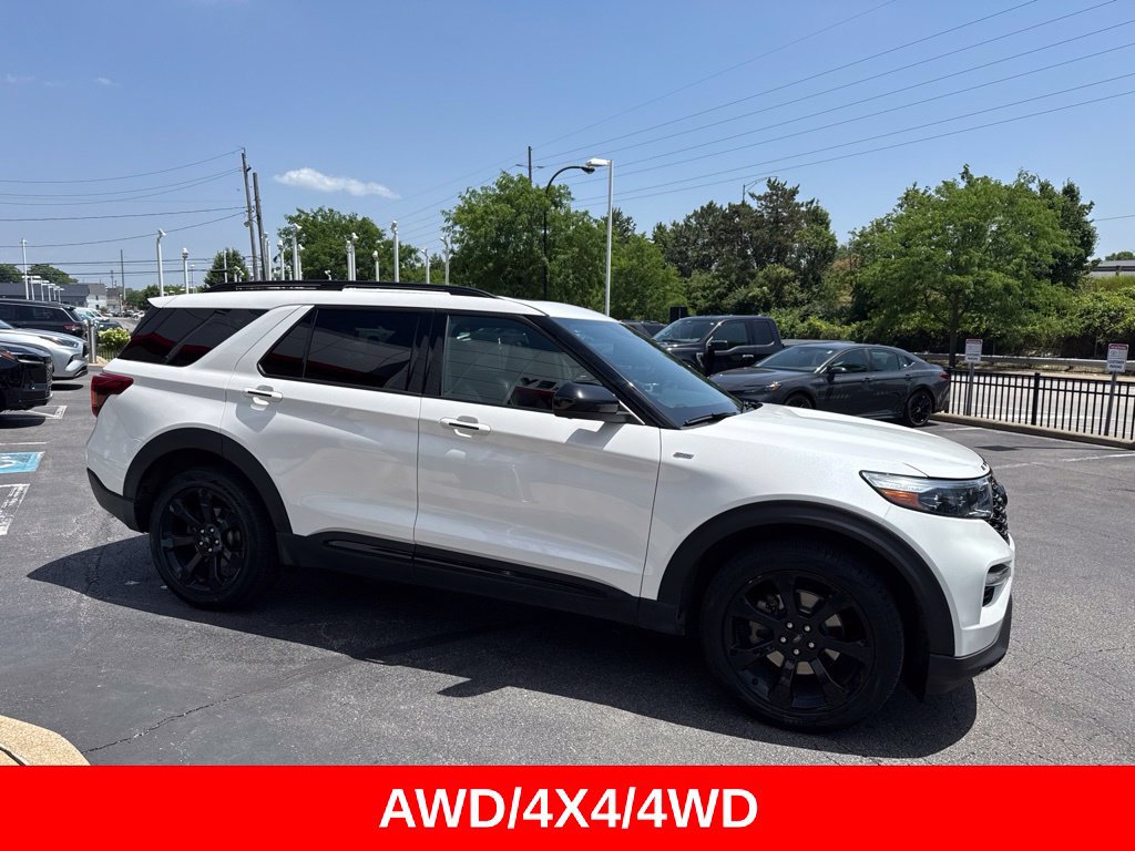 Used 2023 Ford Explorer ST-Line w/ Class IV Trailer Tow Package AWD/4WD image 8