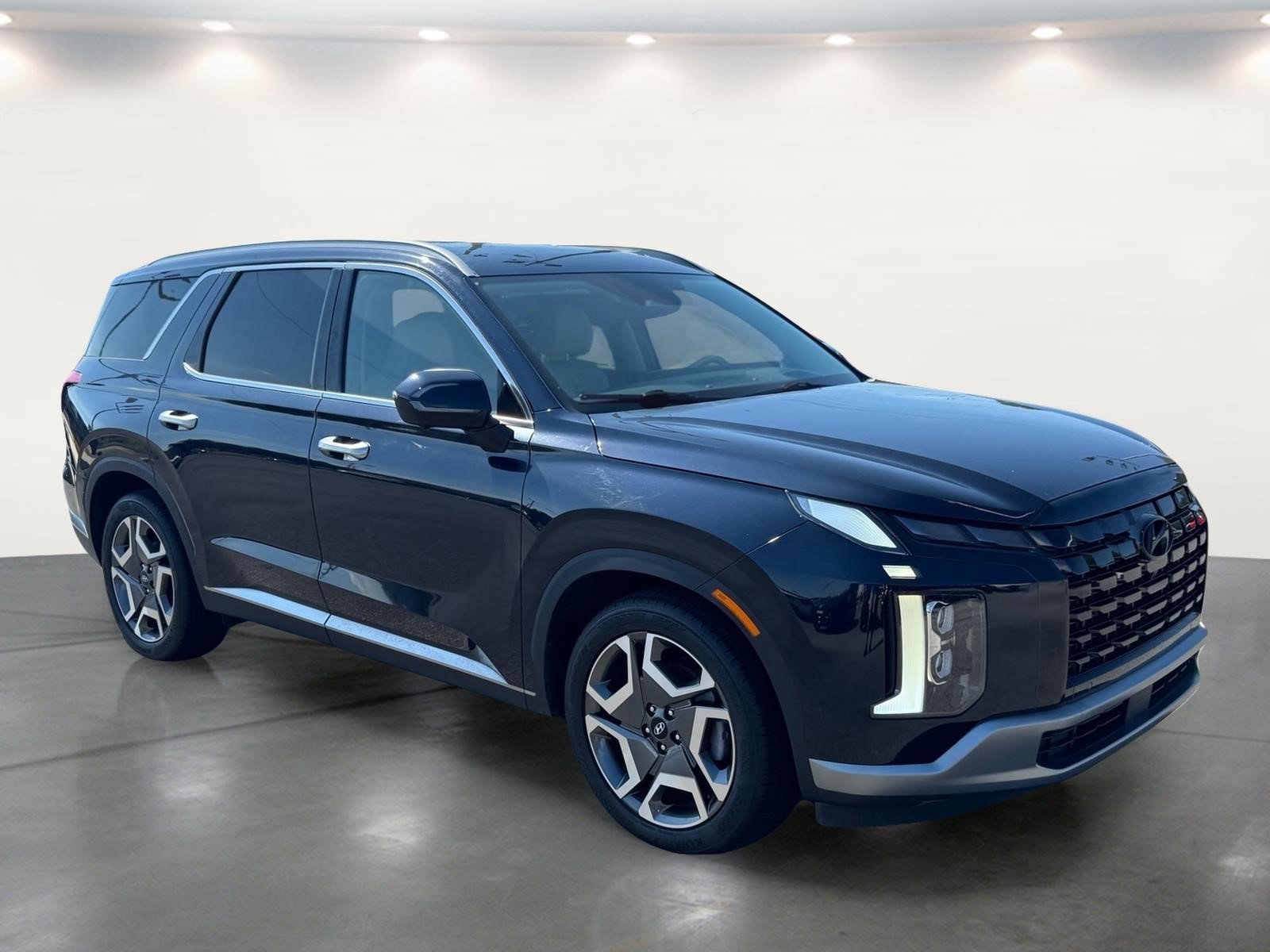 Certified 2024 Hyundai Palisade Limited AWD/4WD image 2