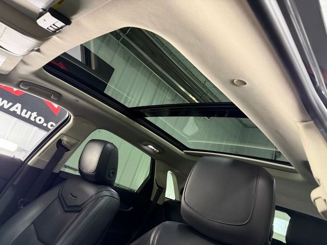 Used 2019 Cadillac XT5 Luxury w/ LPO, Black Ice Package AWD/4WD image 18