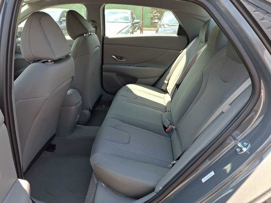 New 2026 Hyundai Elantra SE FWD image 7