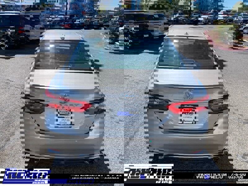 Used 2019 Toyota Camry SE image 4